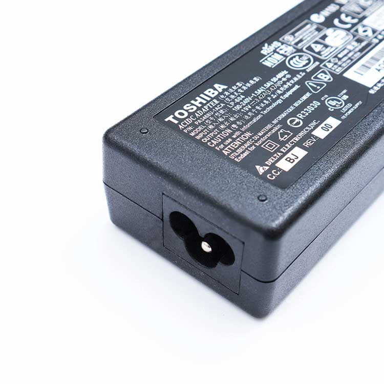 TOSHIBA Satellite Radius P55W adaptador